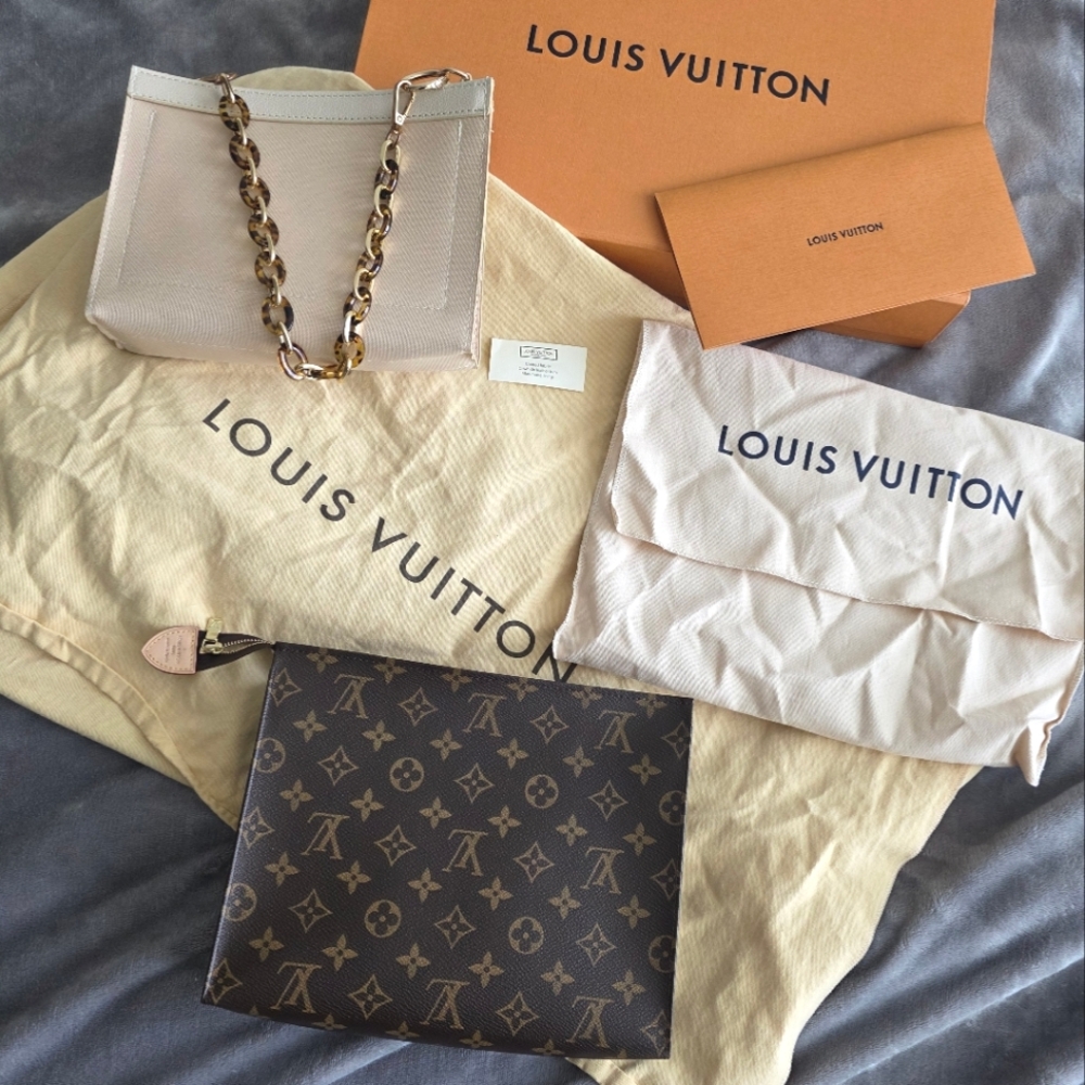 Louis Vuitton Monogram Toiletry Pouch With Insert And Chain. Used Literally 1x.